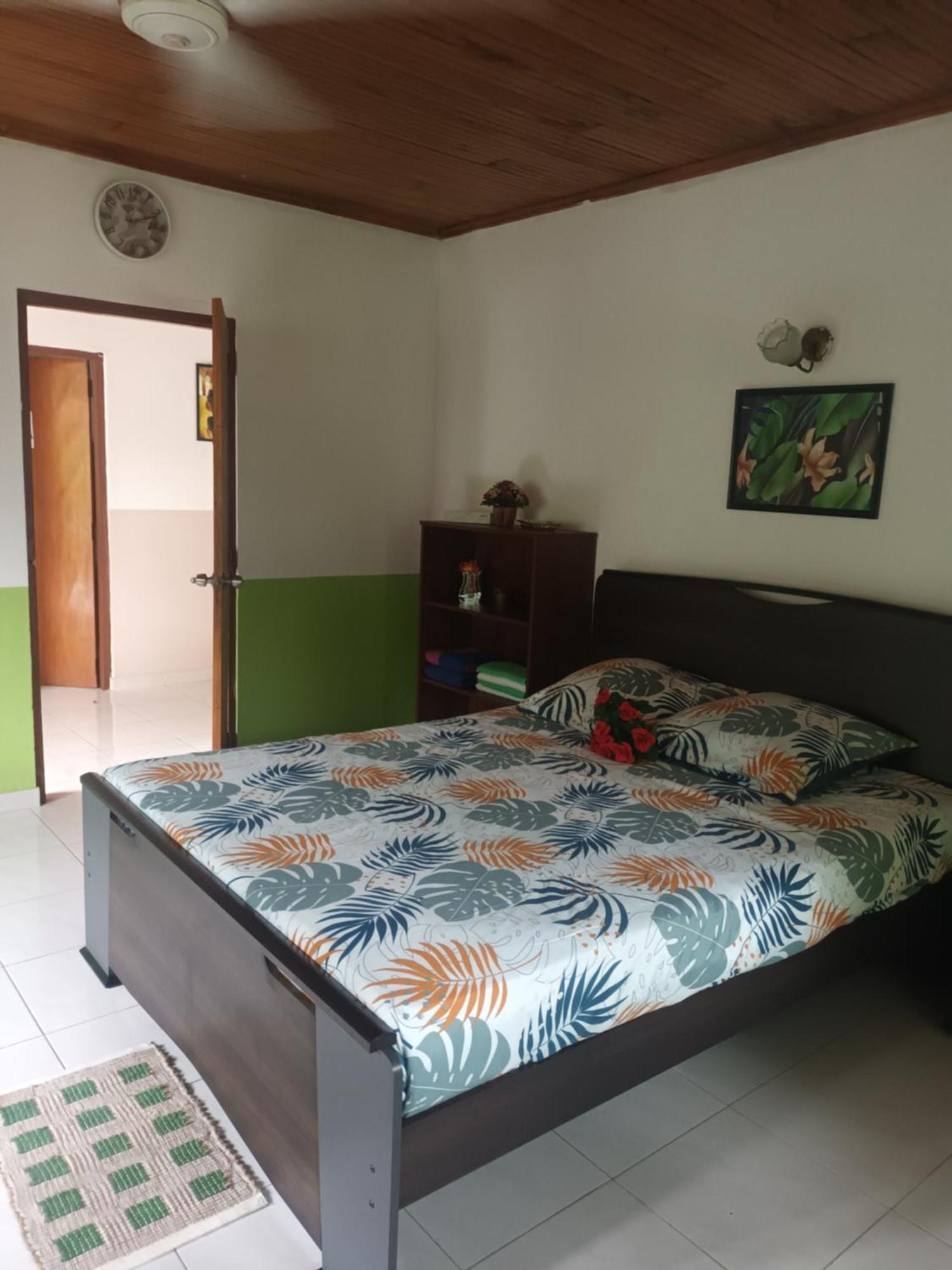 مافونت لافينيا Lovely Flowers In Mount Lavinia المظهر الخارجي الصورة